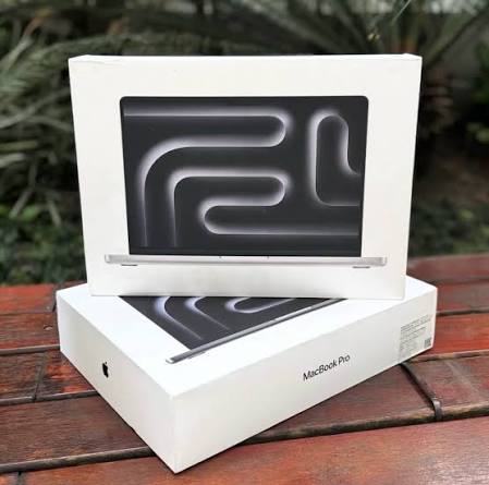 2026 Apple MacBook Pro 16″ – M5 Max