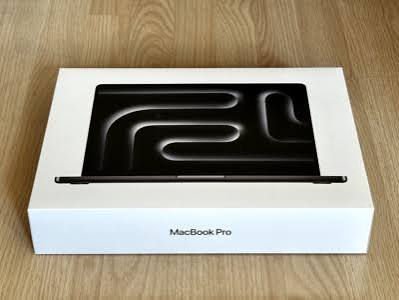 2026 Apple MacBook Pro 16″ – M5 Max
