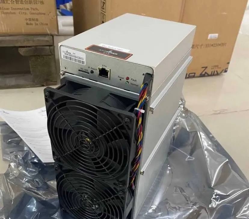 Bitmain Antminer Z15 Pro 840 KSol/s ZEC/ZEN ASIC Miner.