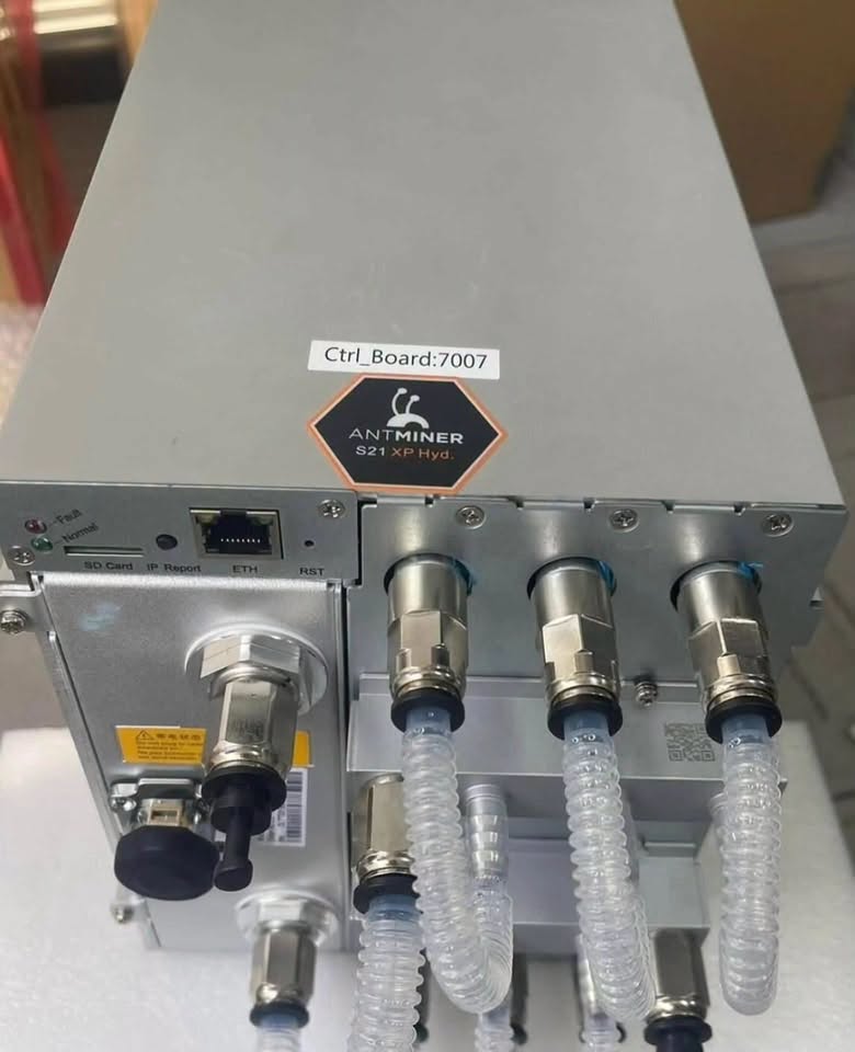 Bitmain Antminer S21 XP Hydro 473 TH
