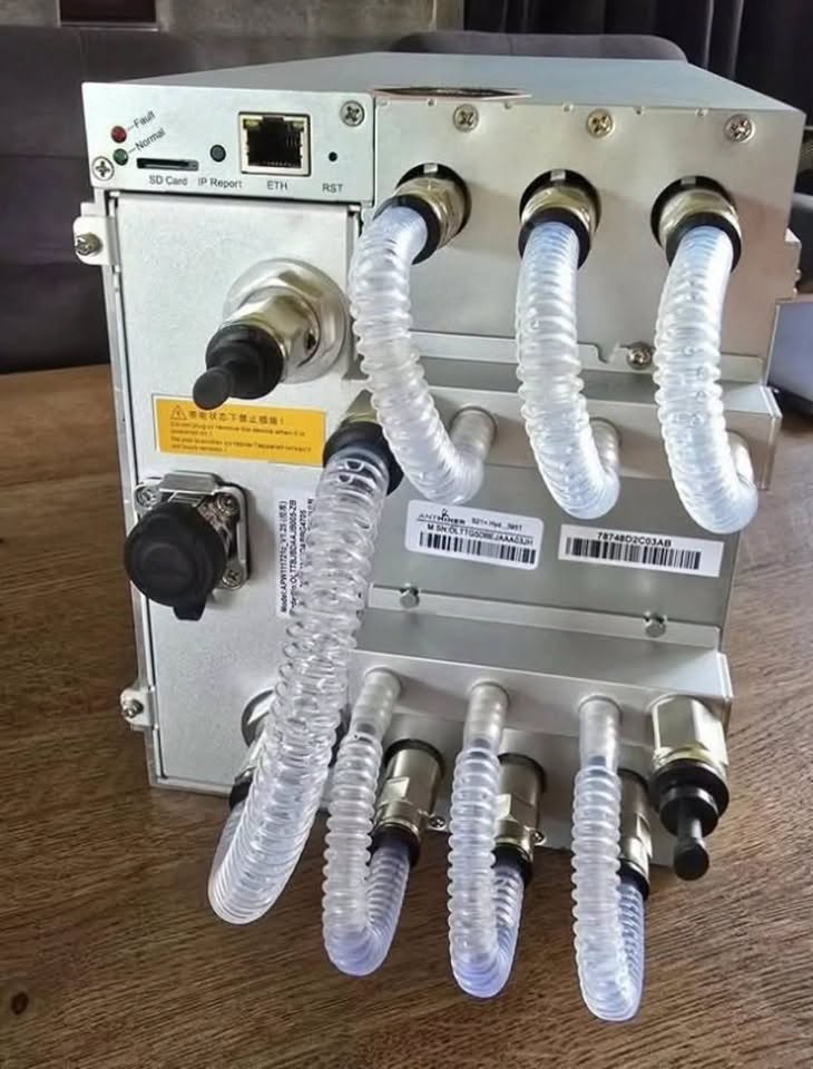 Bitmain Antminer S21 XP Hydro 473 TH