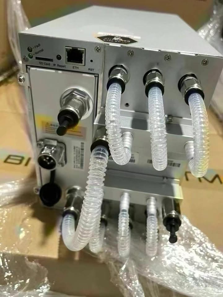Bitmain Antminer S21 XP Hydro 473 TH