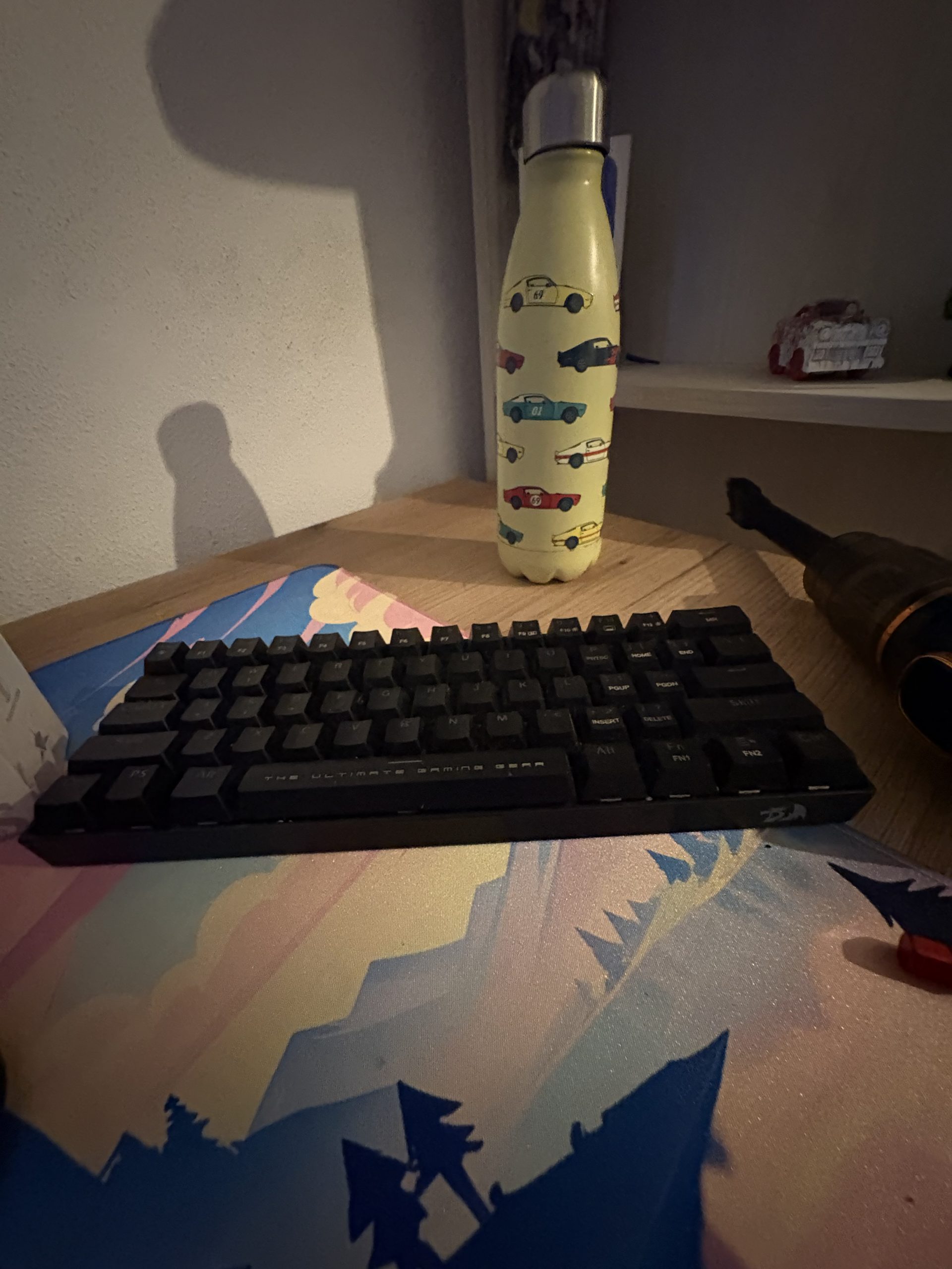 PRODAJEM GAMERSKU TASTATURU DRAGONBORN + BEŽIČNI MIŠ MAXIMUS ✅ Tastatura Dragonborn ✅ Bežični miš Maximus 🎯 Idealno za gaming i računar 💰 CIJENA: 40 € 📞 Telefon: 067992822 📩 Za više informacija, nazovite na broj 🔥 Požurite, odlična ponuda!